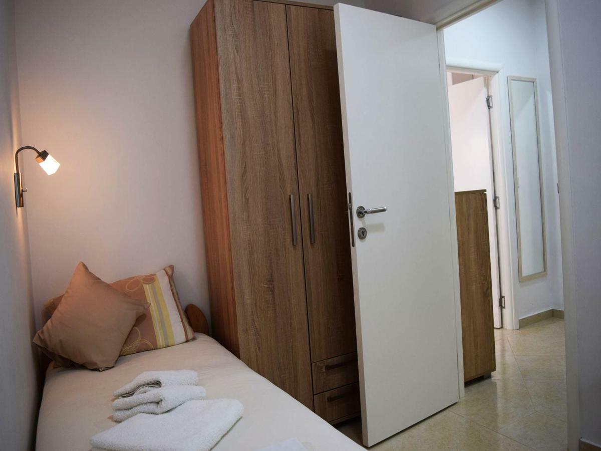 Iva Apartmani Tribalj Exterior foto